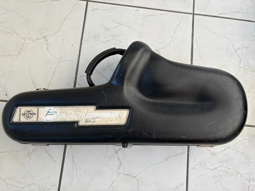 Selmer flight case for alto - flight,